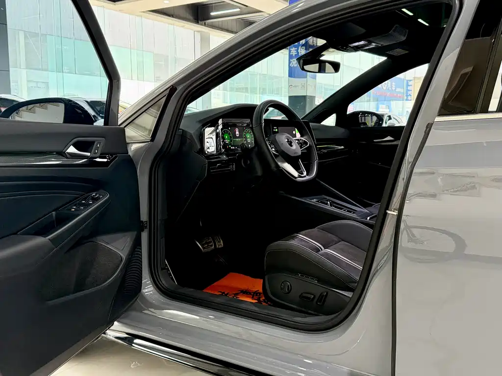 Volkswagen Golf 2023 280TSI DSG R-Line Lite