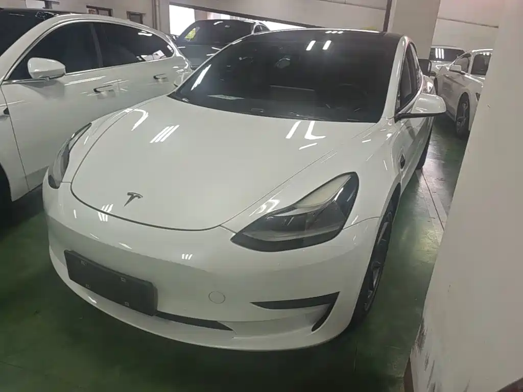 Tesla Model 3 — миниатюра 2