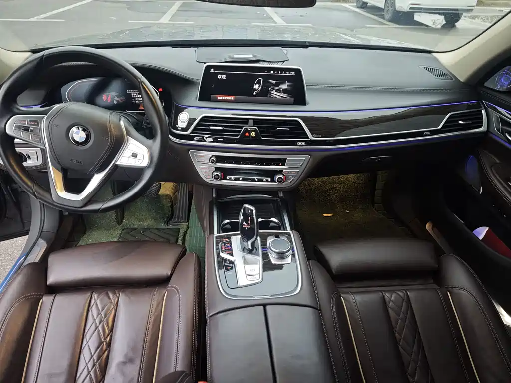 BMW 7 SERIES