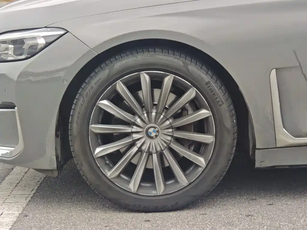 BMW 7 SERIES