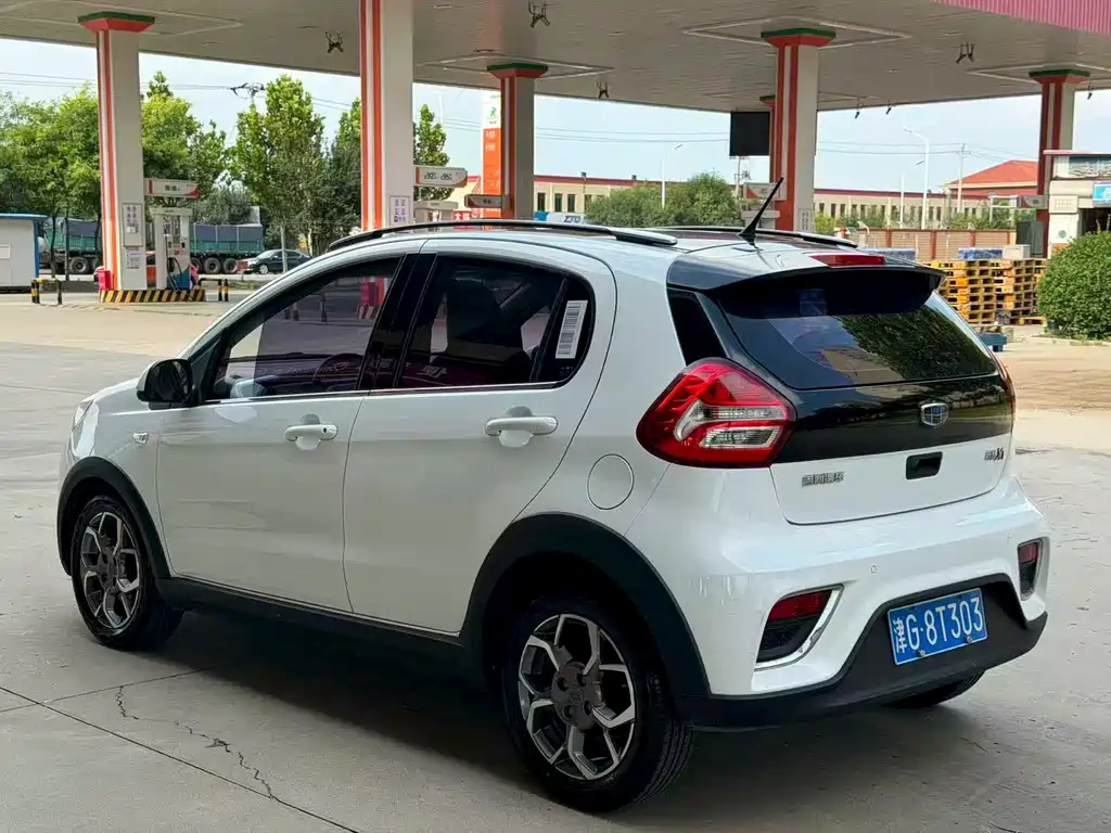 Geely Vision X1 — миниатюра 4