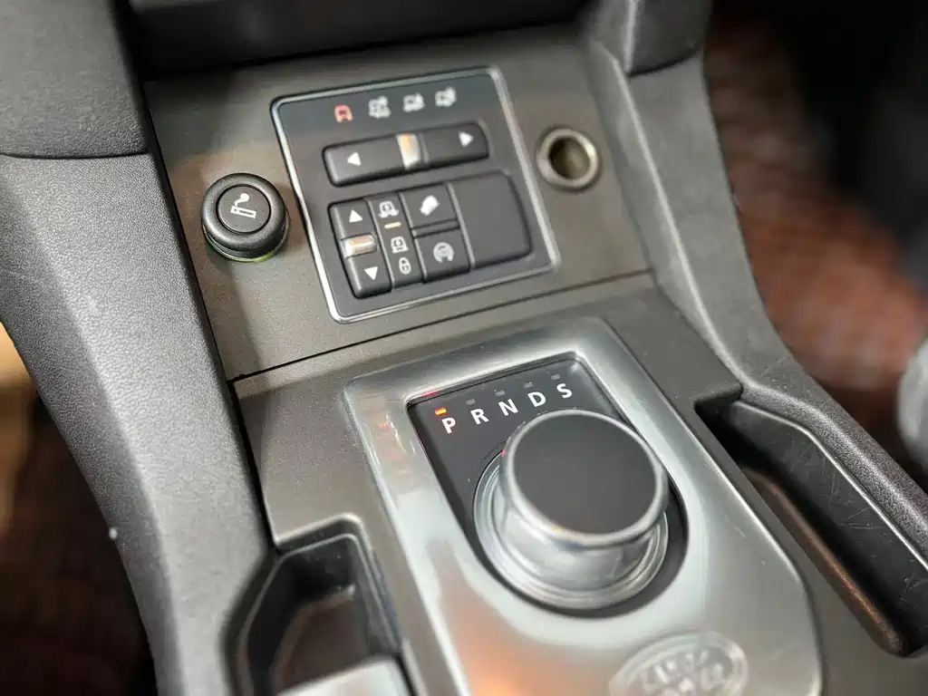 Land Rover Discovery — миниатюра 13