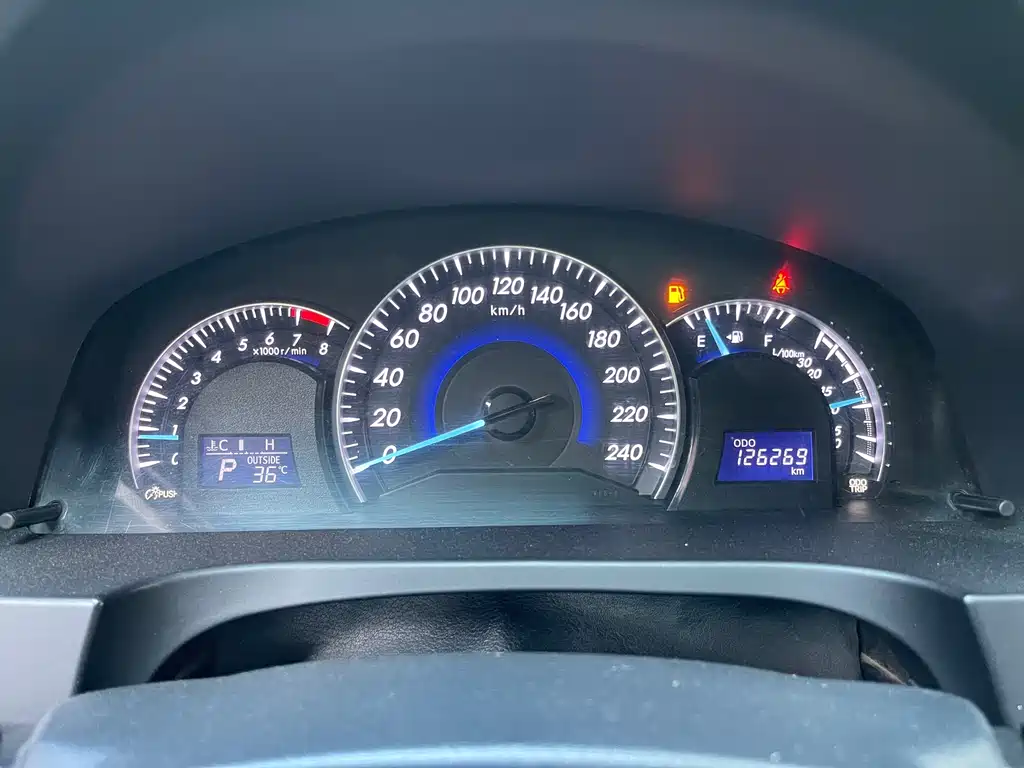 Toyota Camry — миниатюра 11