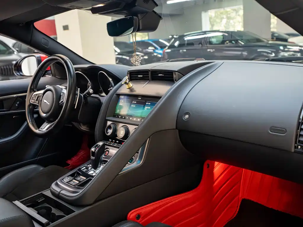 Jaguar F-TYPE — миниатюра 9