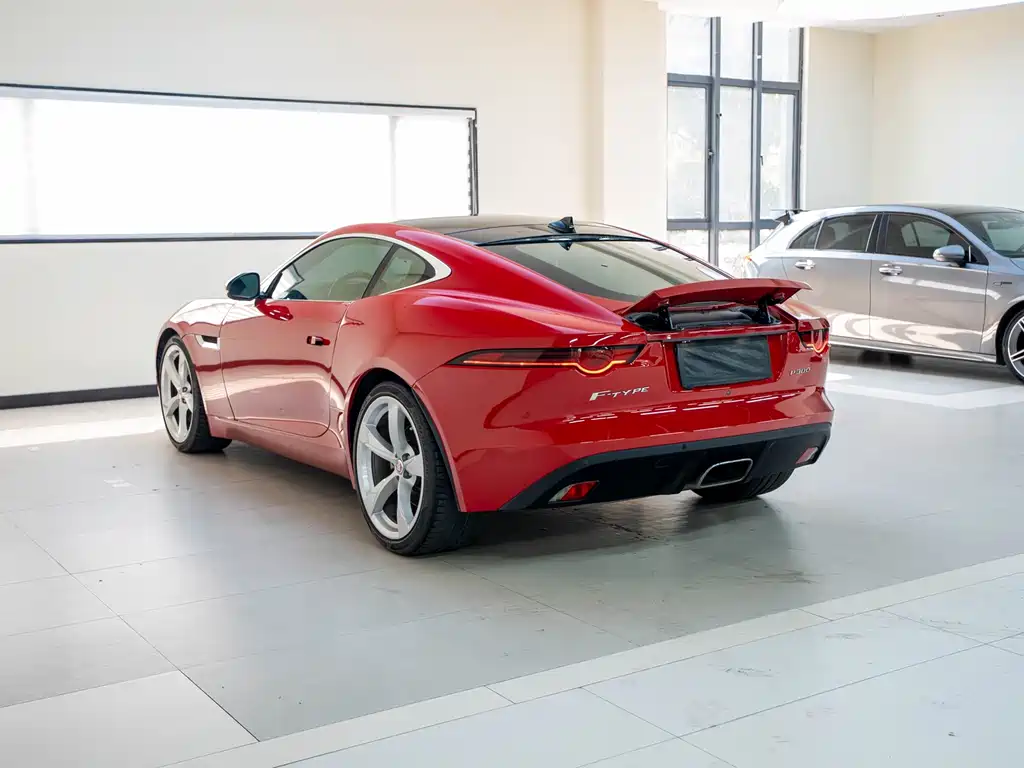 Jaguar F-TYPE — миниатюра 6