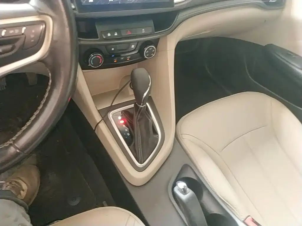 Buick Excelle — миниатюра 14