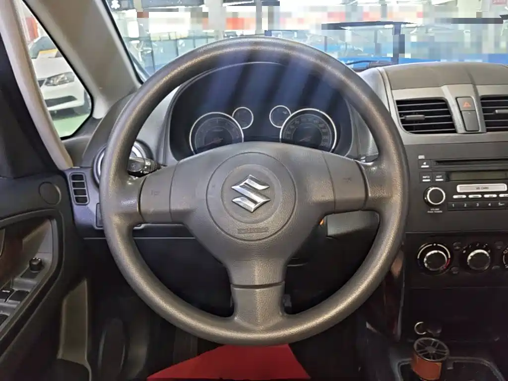 Suzuki SX4 — миниатюра 11