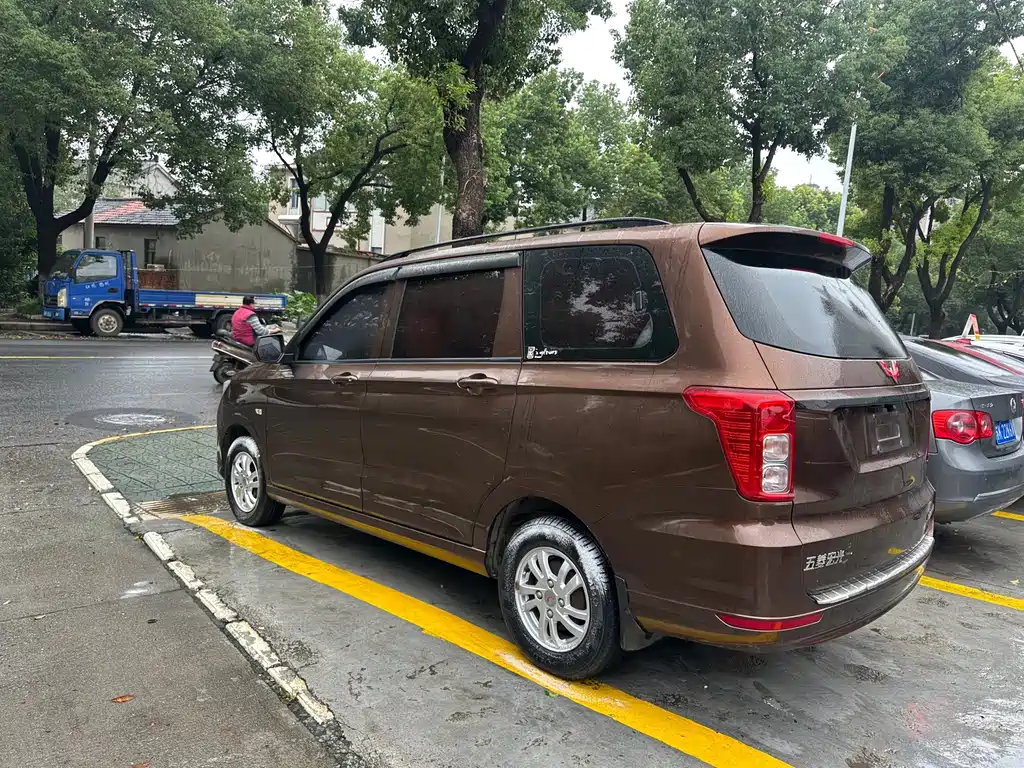 Wuling Hongguang — миниатюра 5