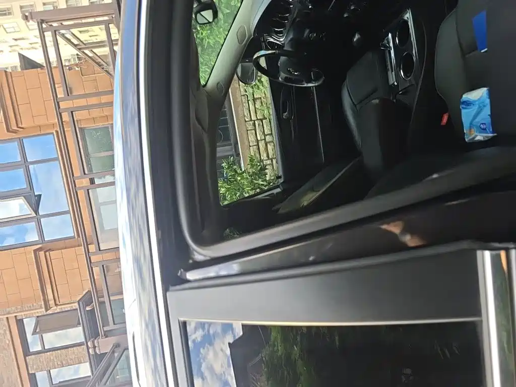 Buick Enclave — миниатюра 18