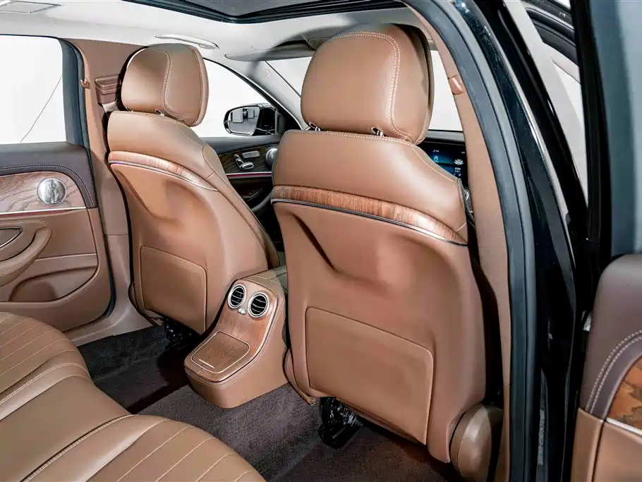 Mercedes-Benz E-Class — миниатюра 19