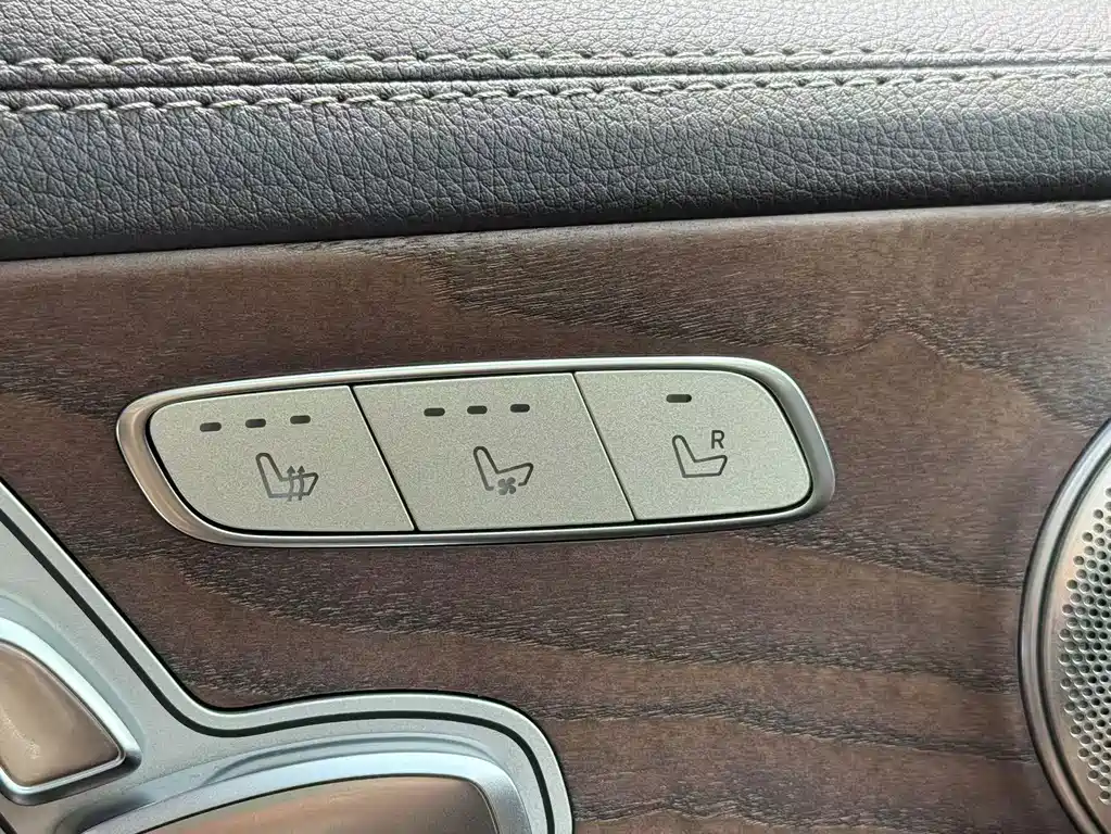 Mercedes-Benz E-Class — миниатюра 14