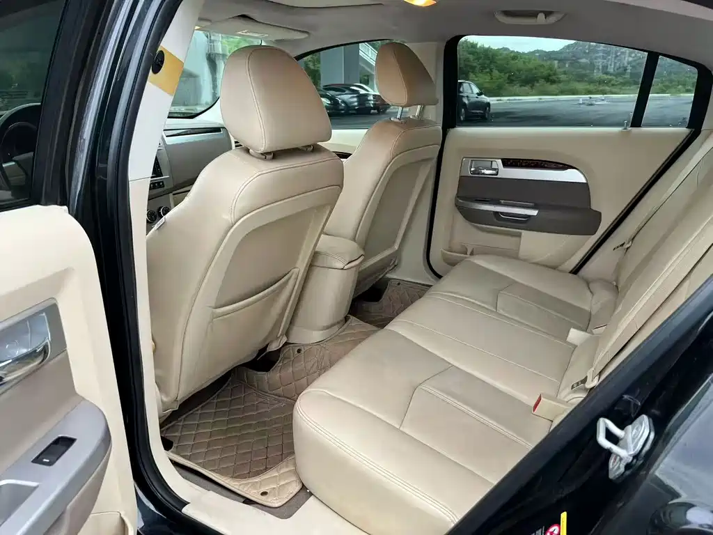 Chrysler 铂锐 — миниатюра 5