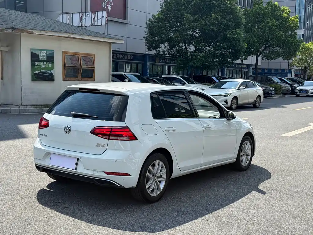Volkswagen Golf — миниатюра 4