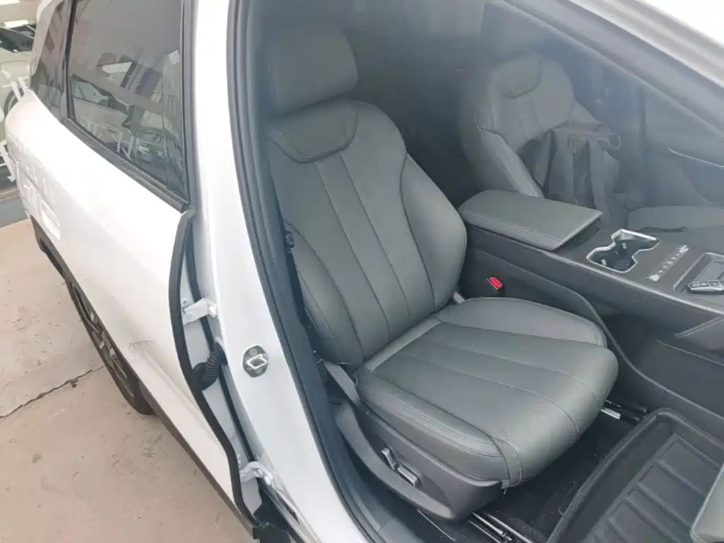 BYD L DM-i — миниатюра 25