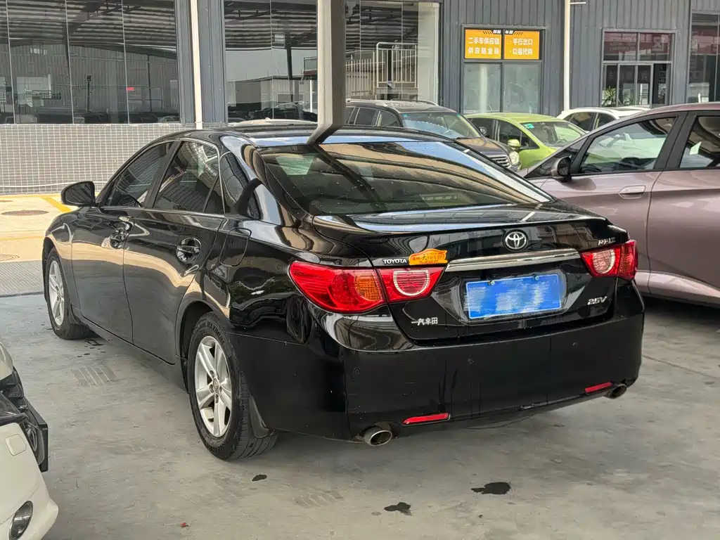 Toyota Reiz — миниатюра 8