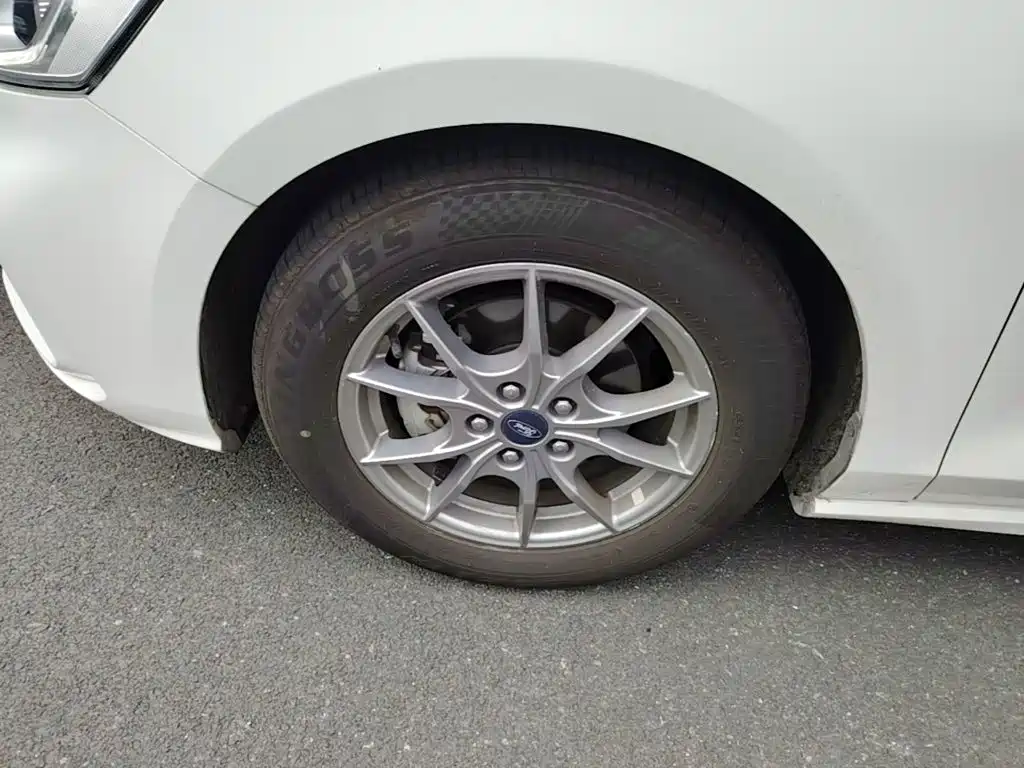 Ford Focus — миниатюра 23