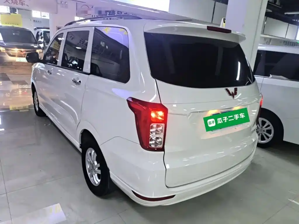 Wuling Hongguang — миниатюра 5