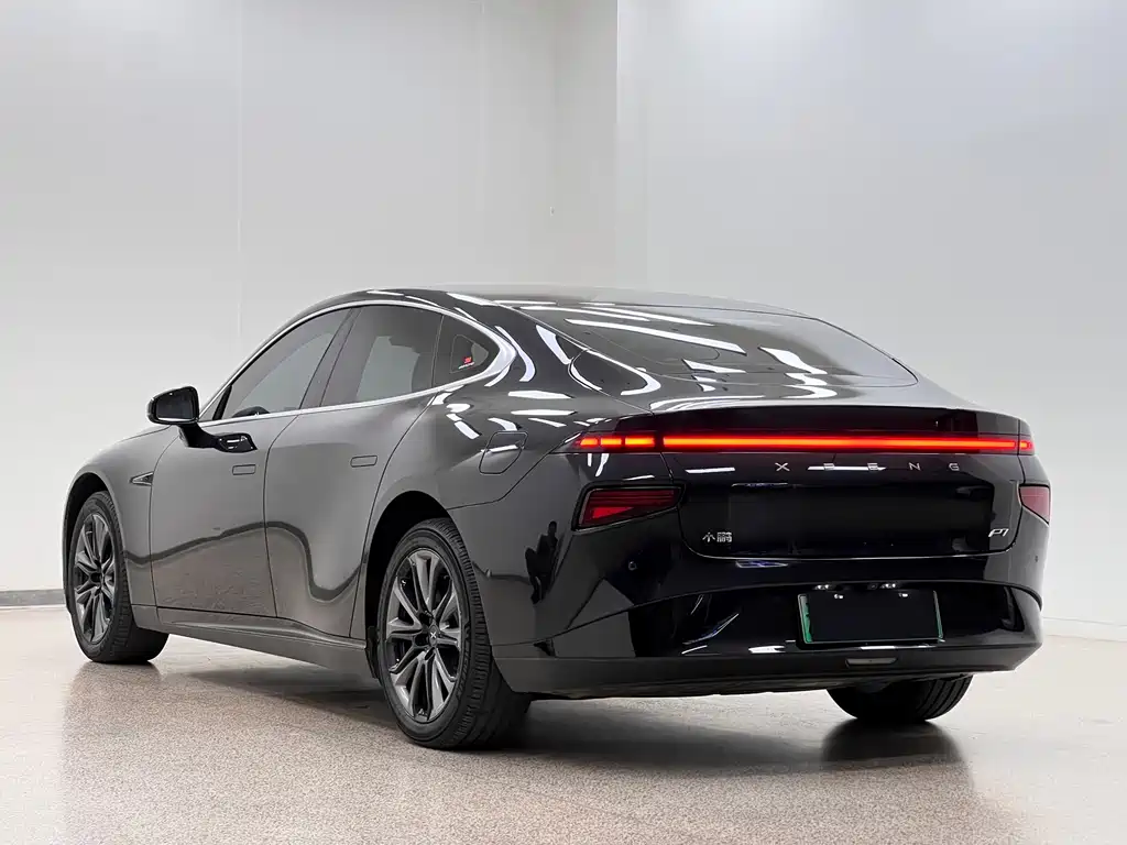 XPeng P7 — миниатюра 4