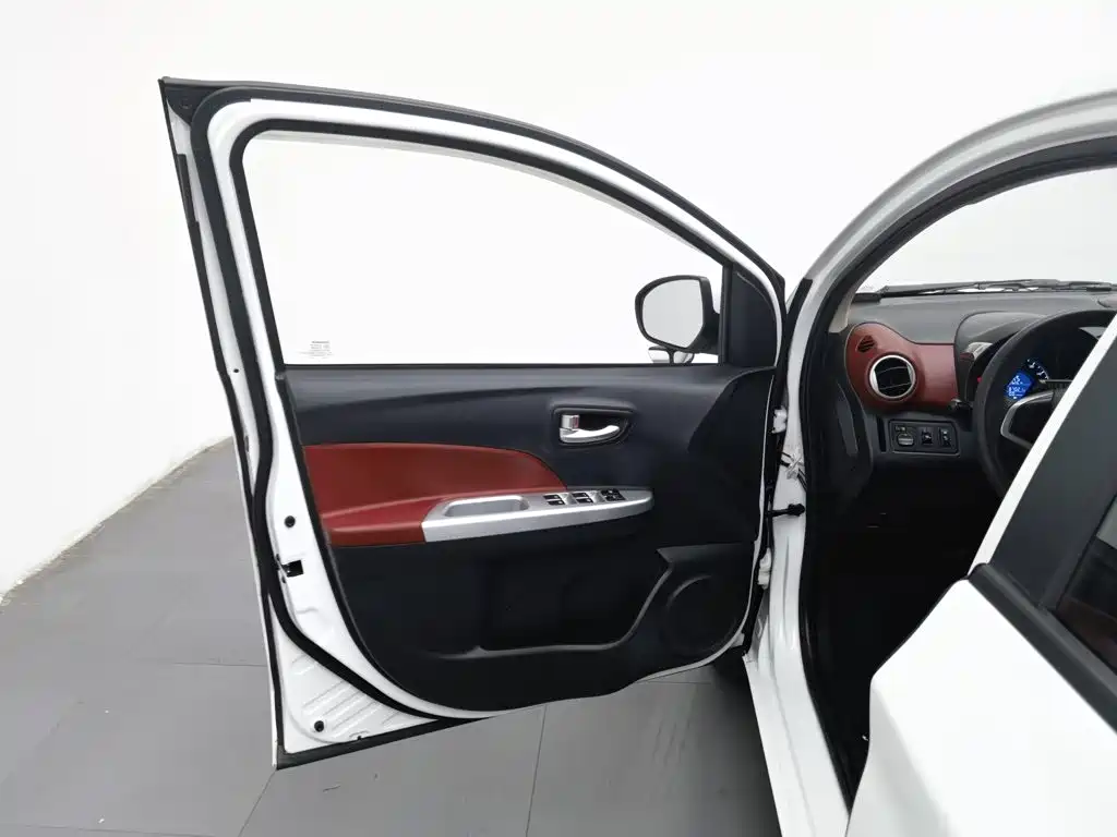 Changan EV — миниатюра 8