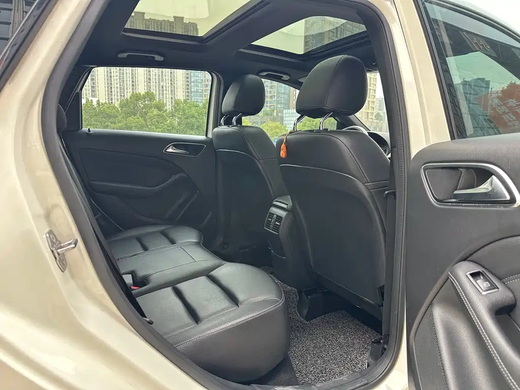 Mercedes-Benz B-Class — миниатюра 17