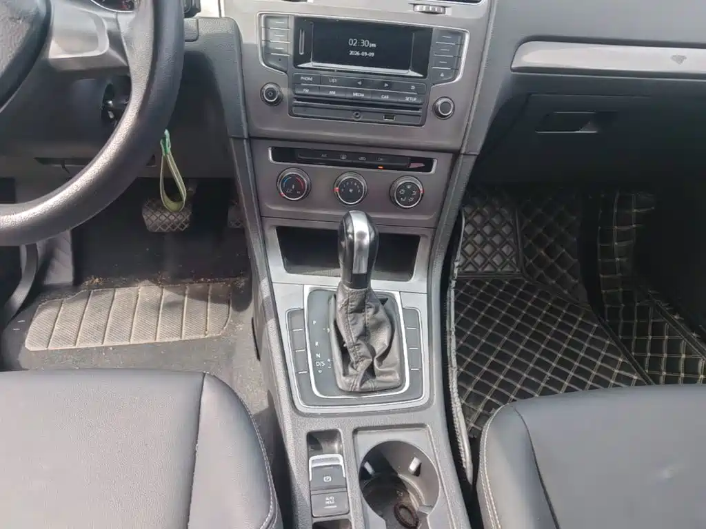Volkswagen Golf — миниатюра 14