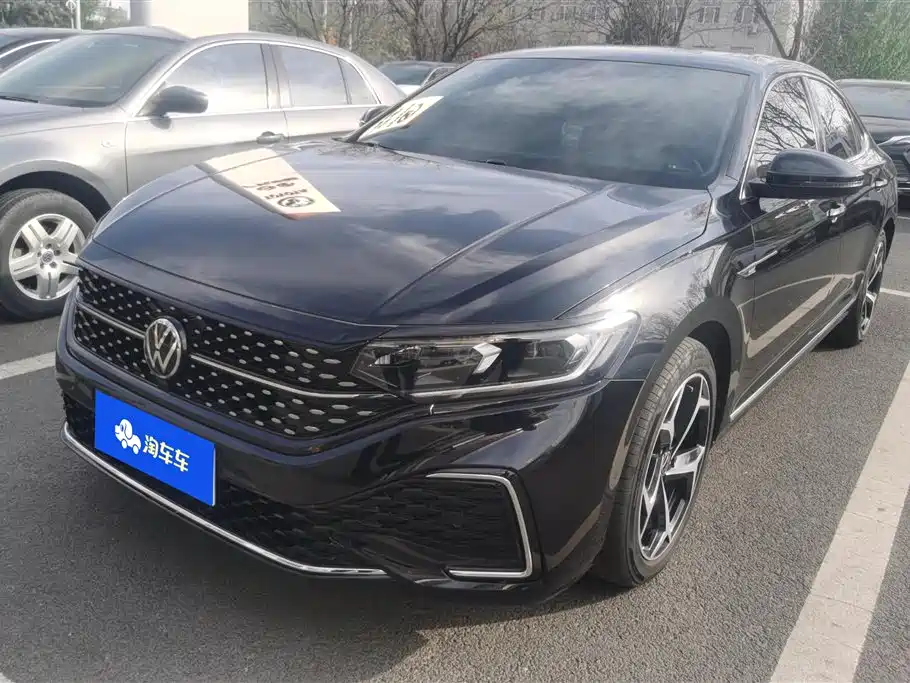 Volkswagen Passat 2024
