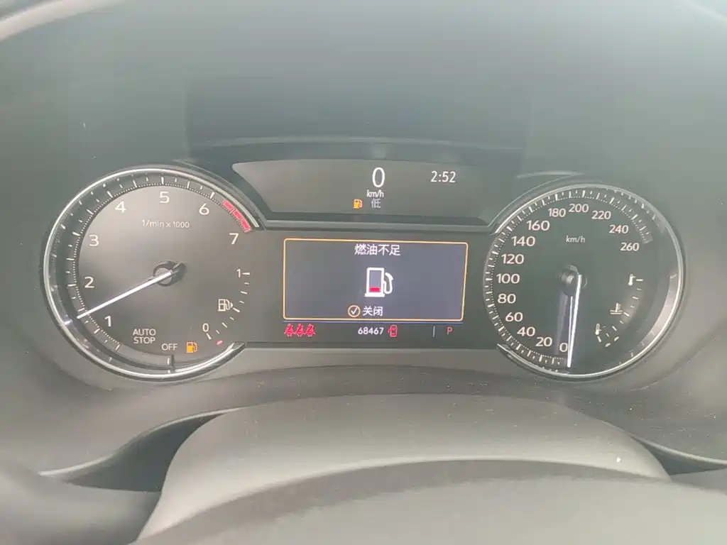 Cadillac XT4 — миниатюра 12