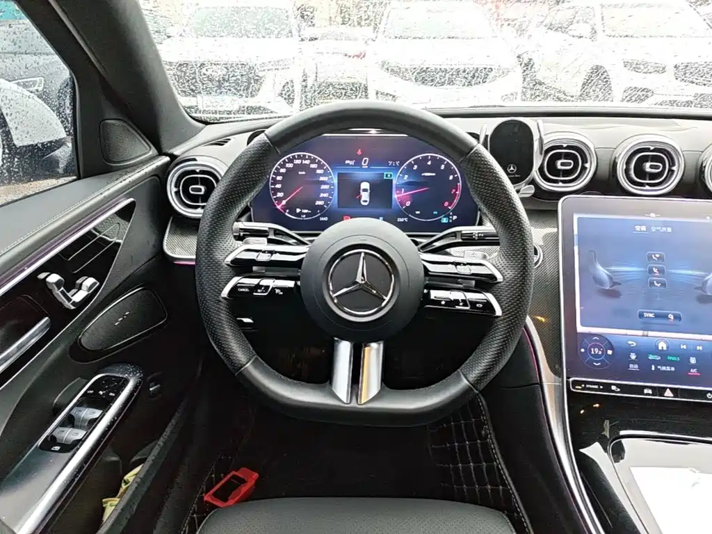 Mercedes-Benz C-Class — миниатюра 11