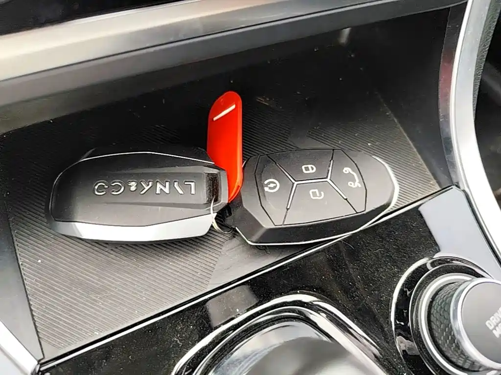 Lynk & Co 01 — миниатюра 13