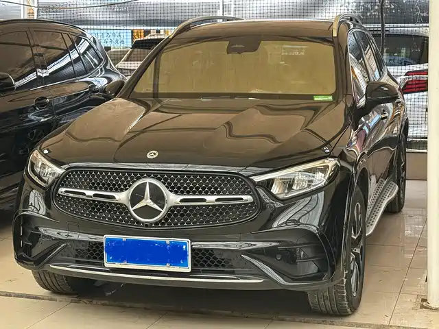 MERCEDES-BENZ GLC