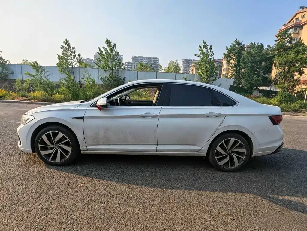 Volkswagen Sagitar 2023 300TSI DSG