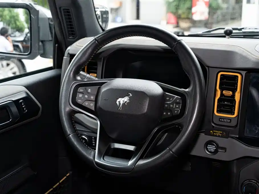 Ford Bronco — миниатюра 9
