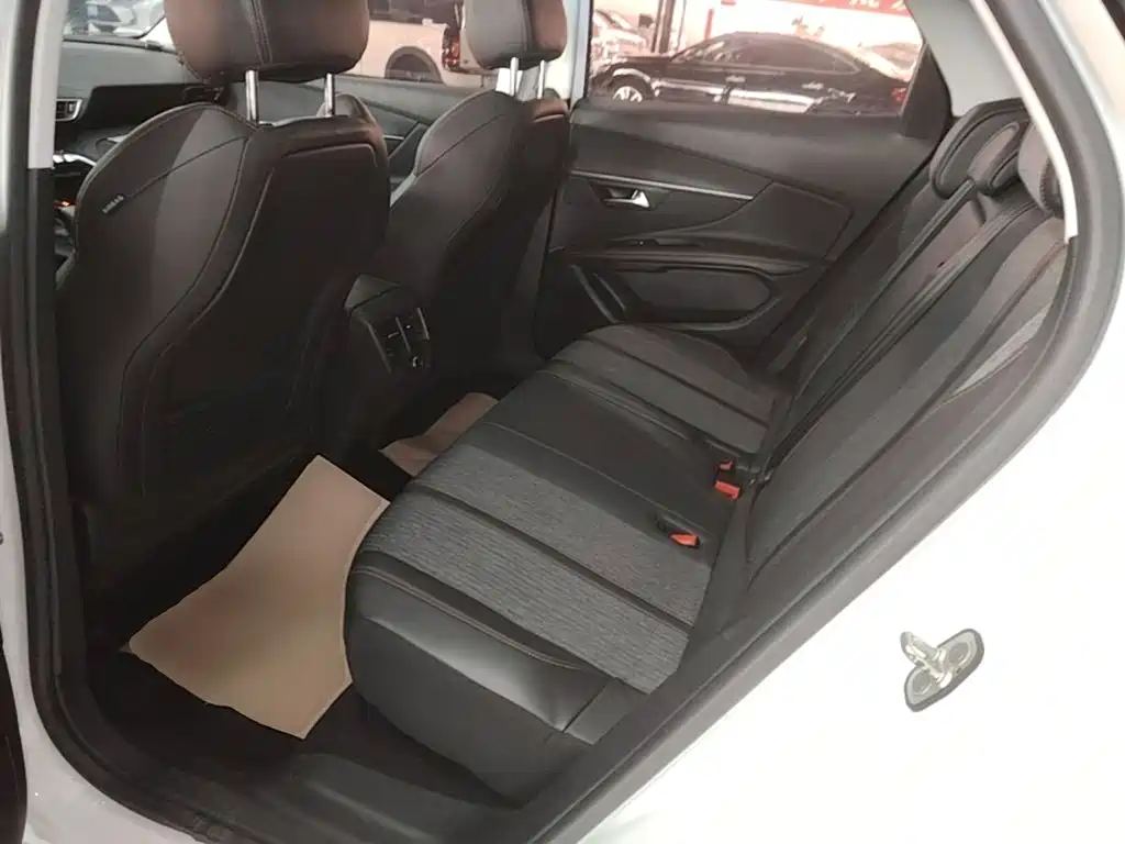 Peugeot 4008 — миниатюра 17