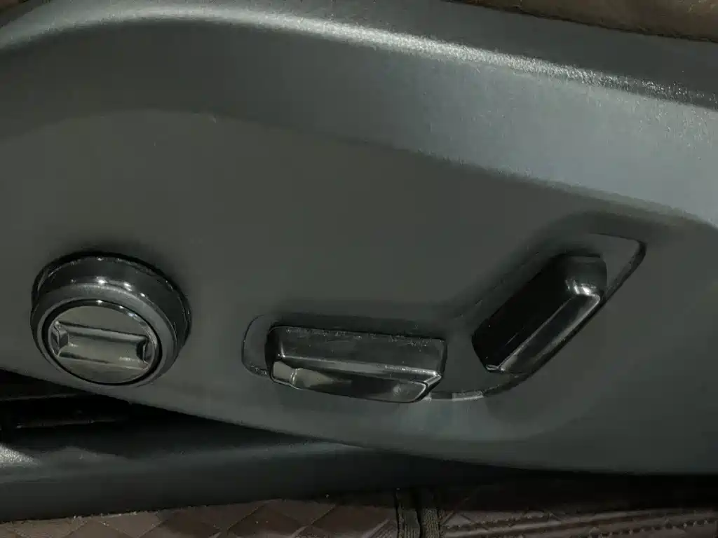 Volvo XC90 — миниатюра 14