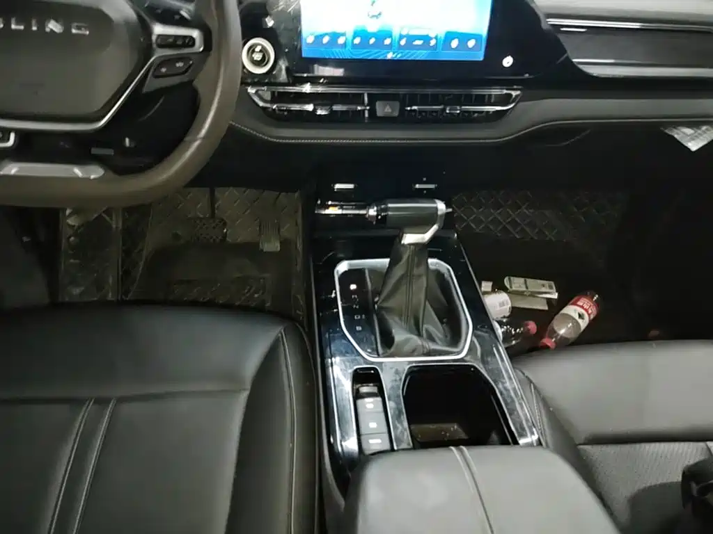 Wuling Victory — миниатюра 14