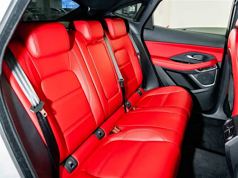 Jaguar E-PACE — миниатюра 22