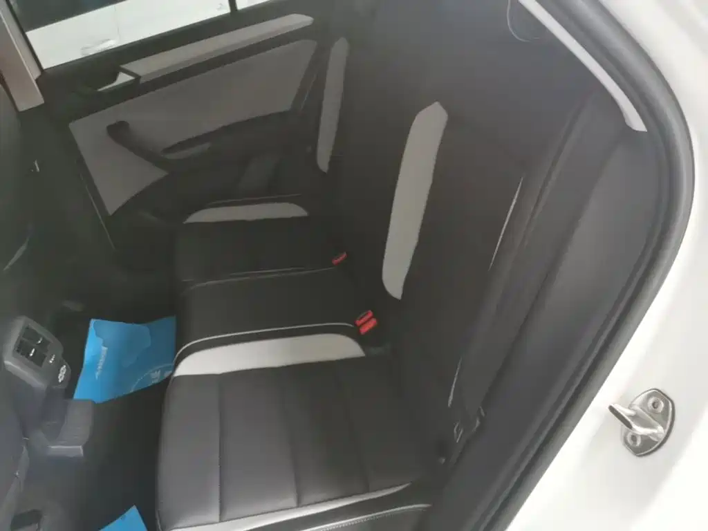 Volkswagen T-Roc — миниатюра 17