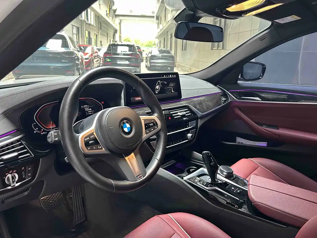 BMW 5 Series — миниатюра 14