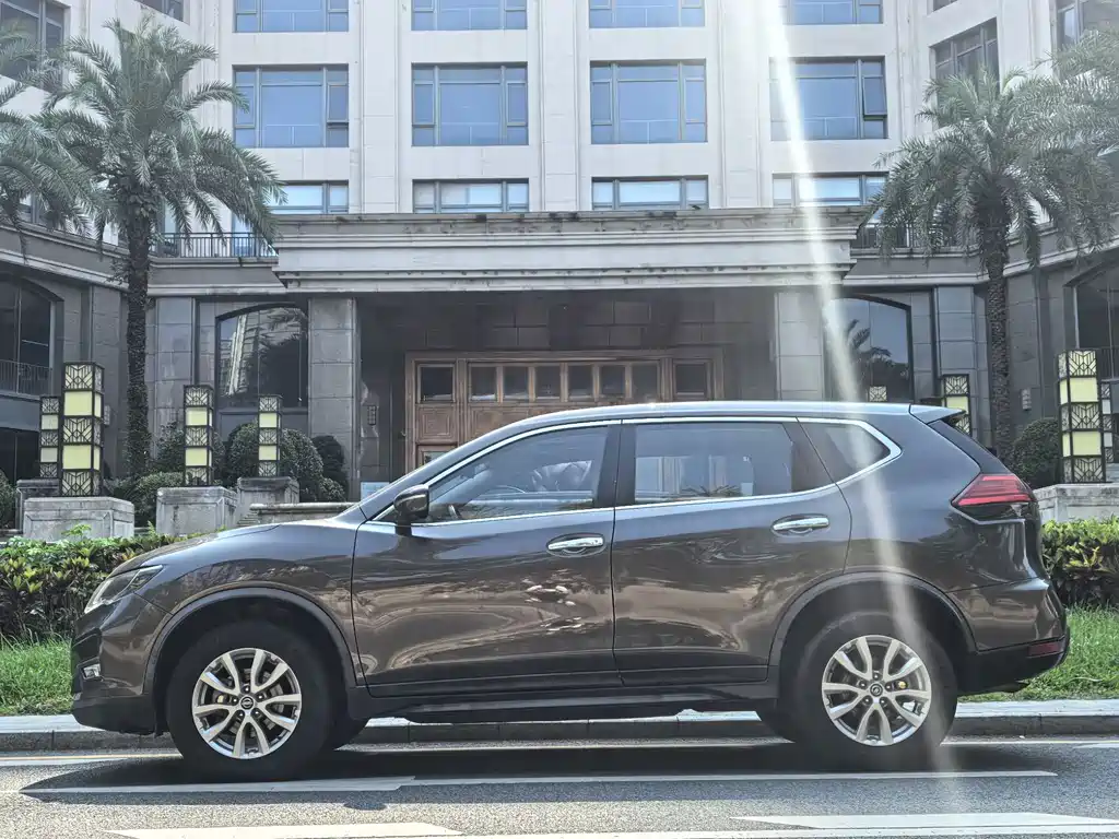 Nissan X-Trail — миниатюра 3