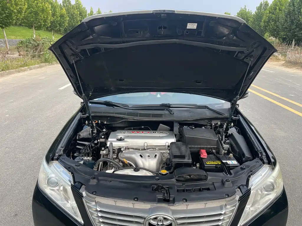 Toyota Camry — миниатюра 13