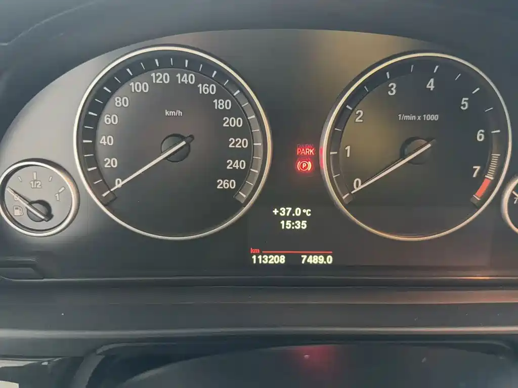 BMW 5 Series — миниатюра 19