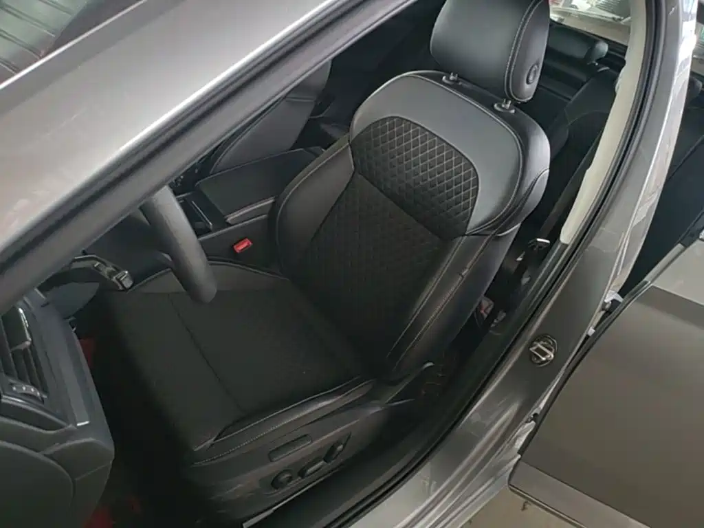 Skoda Superb — миниатюра 15