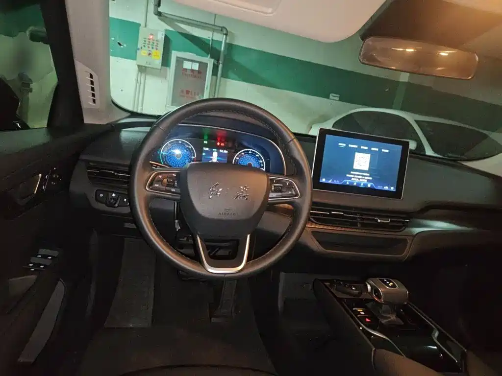 Hongqi Hongqi E-QM5 — миниатюра 11