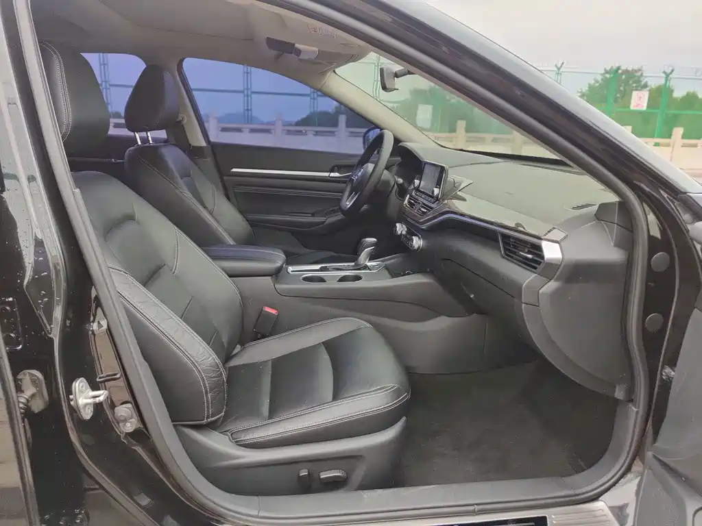 Nissan Teana — миниатюра 9