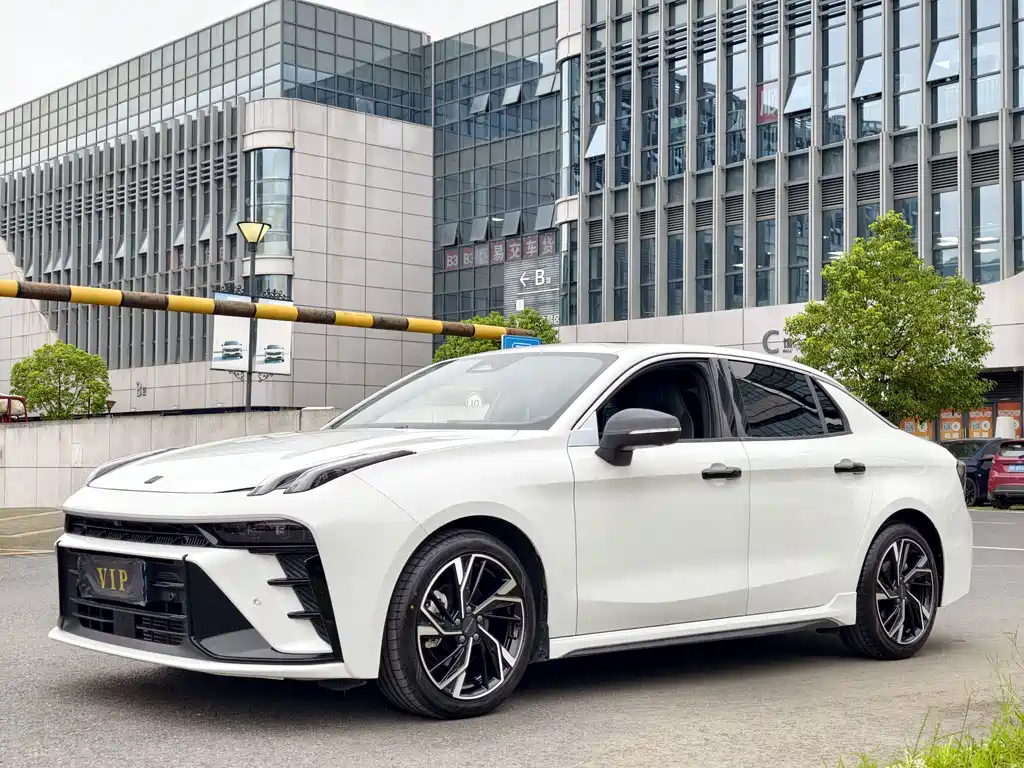 Lynk & Co 03 — миниатюра 3