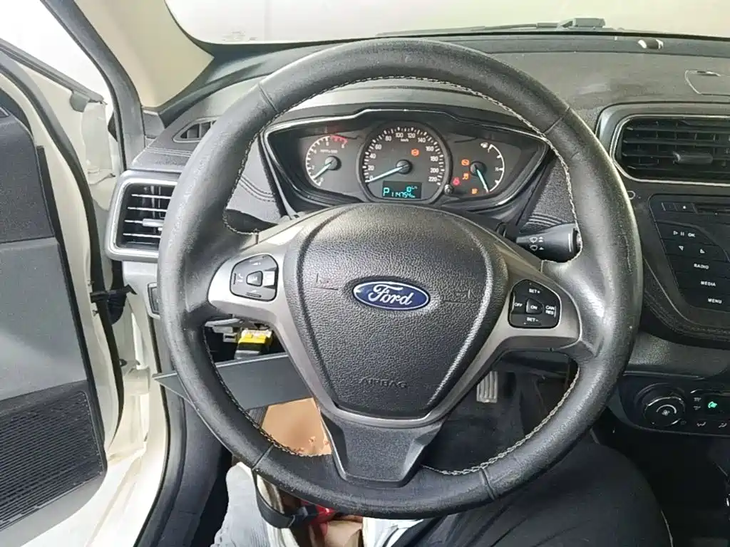 Ford Escort — миниатюра 11