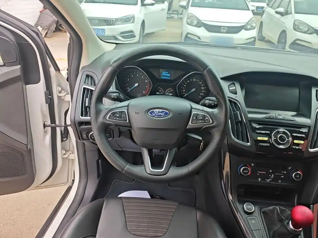 Ford Focus — миниатюра 11