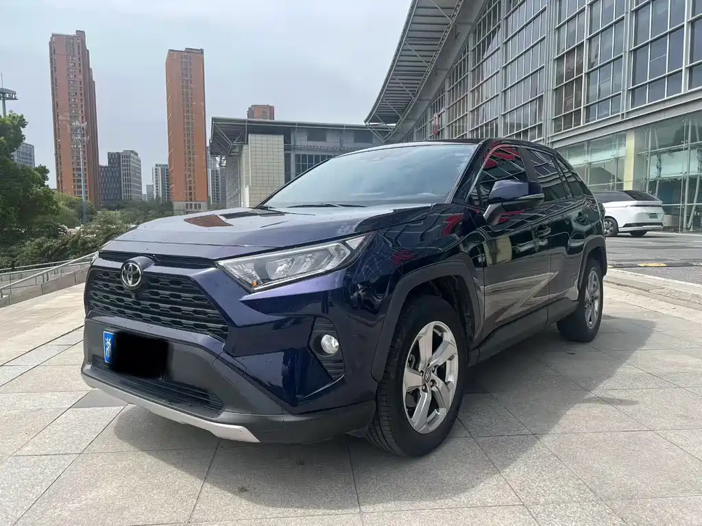 Купить Toyota RAV4