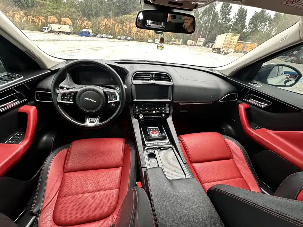Jaguar F-PACE — миниатюра 14