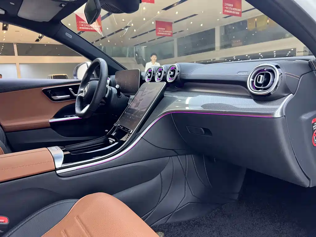 Mercedes-Benz C-Class — миниатюра 7